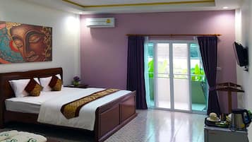 Standard Quadruple Room | Blackout curtains, free WiFi