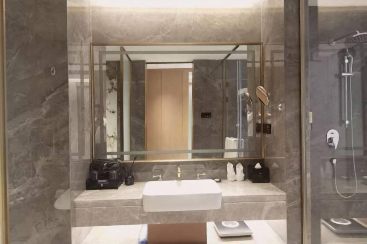 迷你吧、客房內保險箱、書桌、遮光布/窗簾