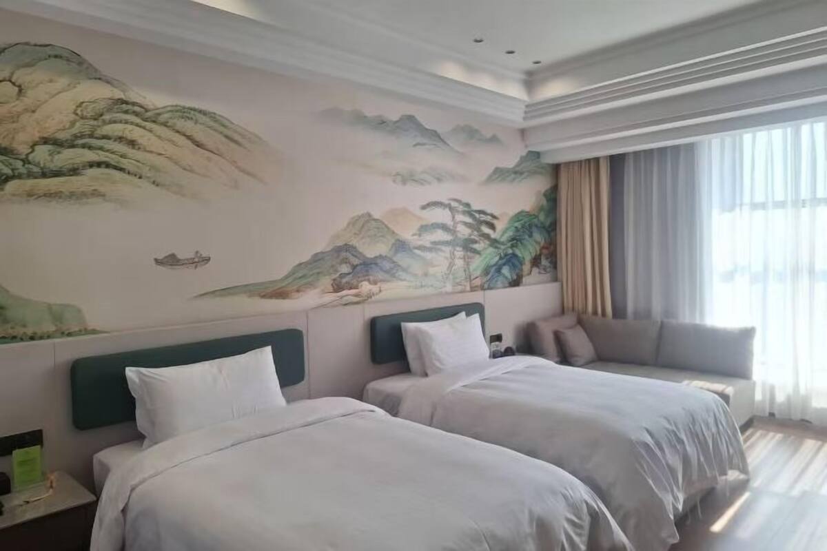 Minibar, in-room safe, desk, blackout curtains