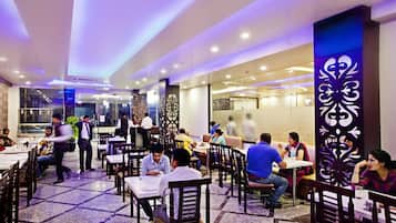 Breakfast, lunch and dinner served