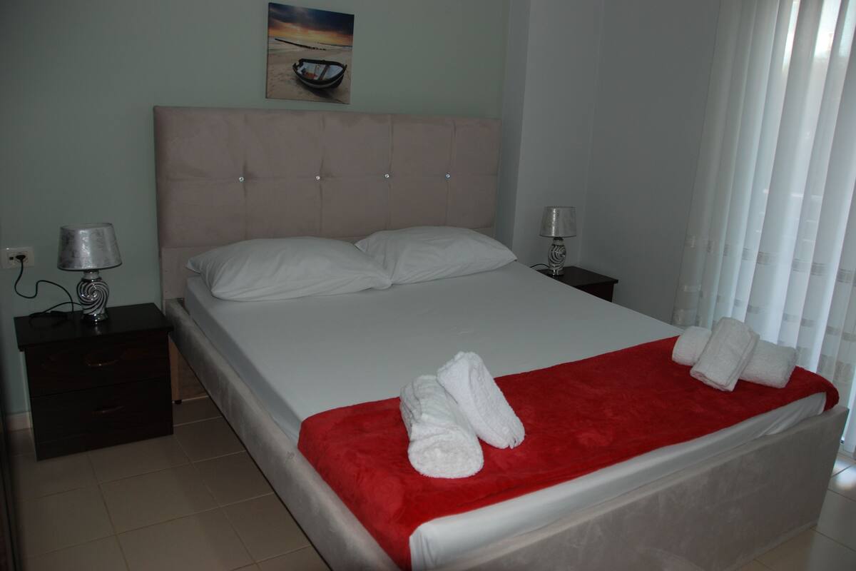 Apartment, 2 Bedrooms, Sea View | Desk, iron/ironing board, free cots/infant beds, free WiFi