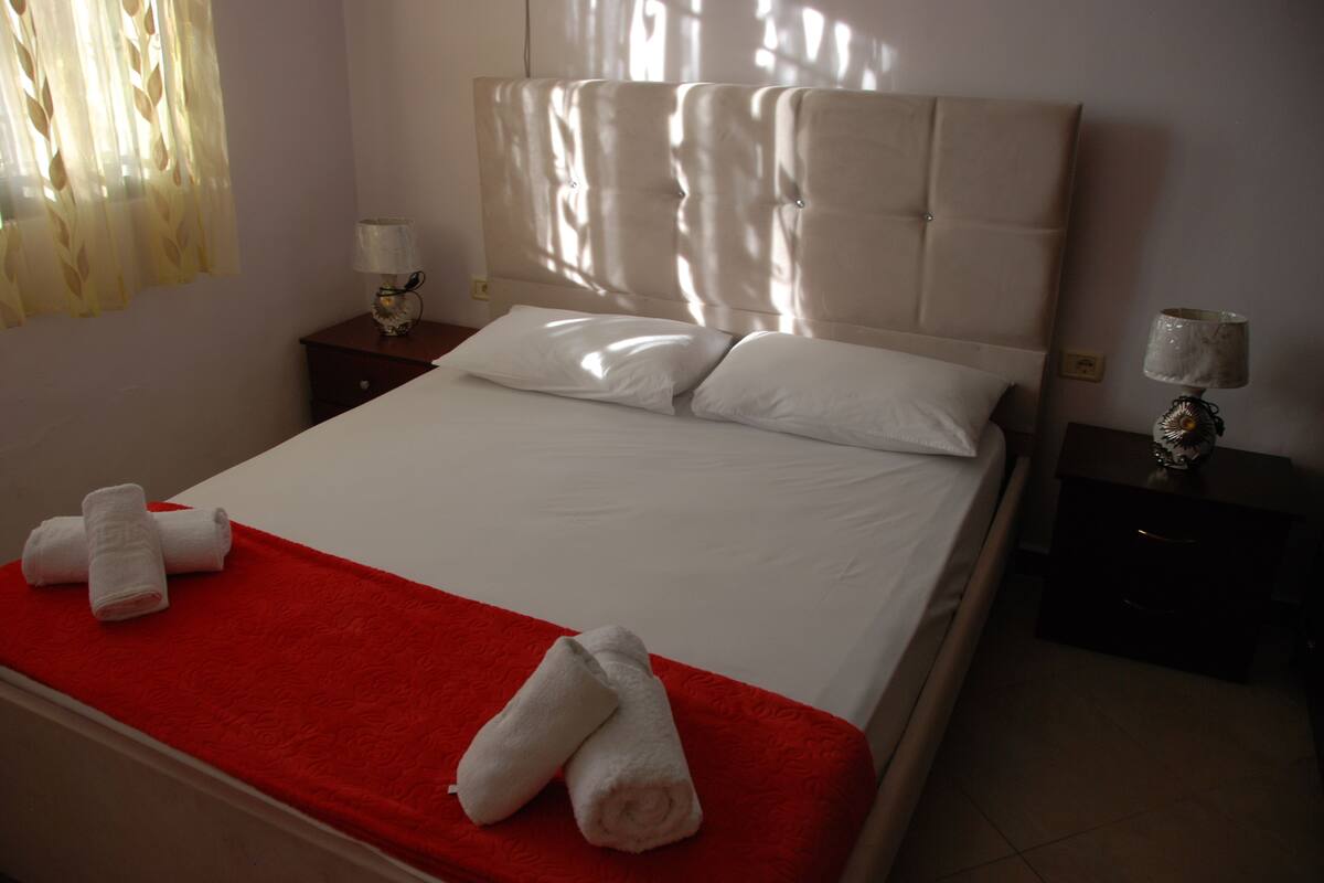 Apartment | Desk, iron/ironing board, free cots/infant beds, free WiFi