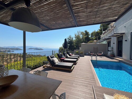 3 Br 2 Bth Superior Villa  Cassiope with , Private Pool And Stunning Sea Views