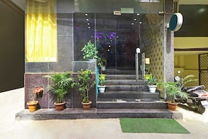 Front of property - Airport Hotel Star Inn (New Delhi)