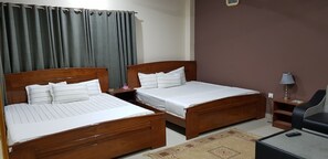 1 bedroom, premium bedding, minibar, in-room safe