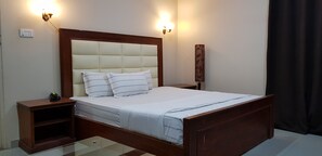 1 kamar tidur, seprai premium, minibar, dan brankas