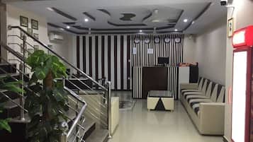 Check-in/check-out kiosk