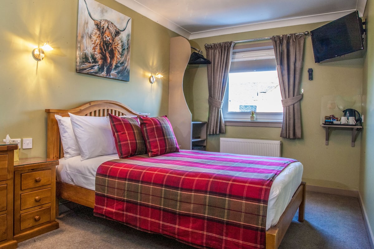 Superior Double Room | Iron/ironing board, WiFi (free), bed sheets
