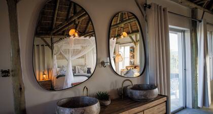 Tsauchab River Lodge