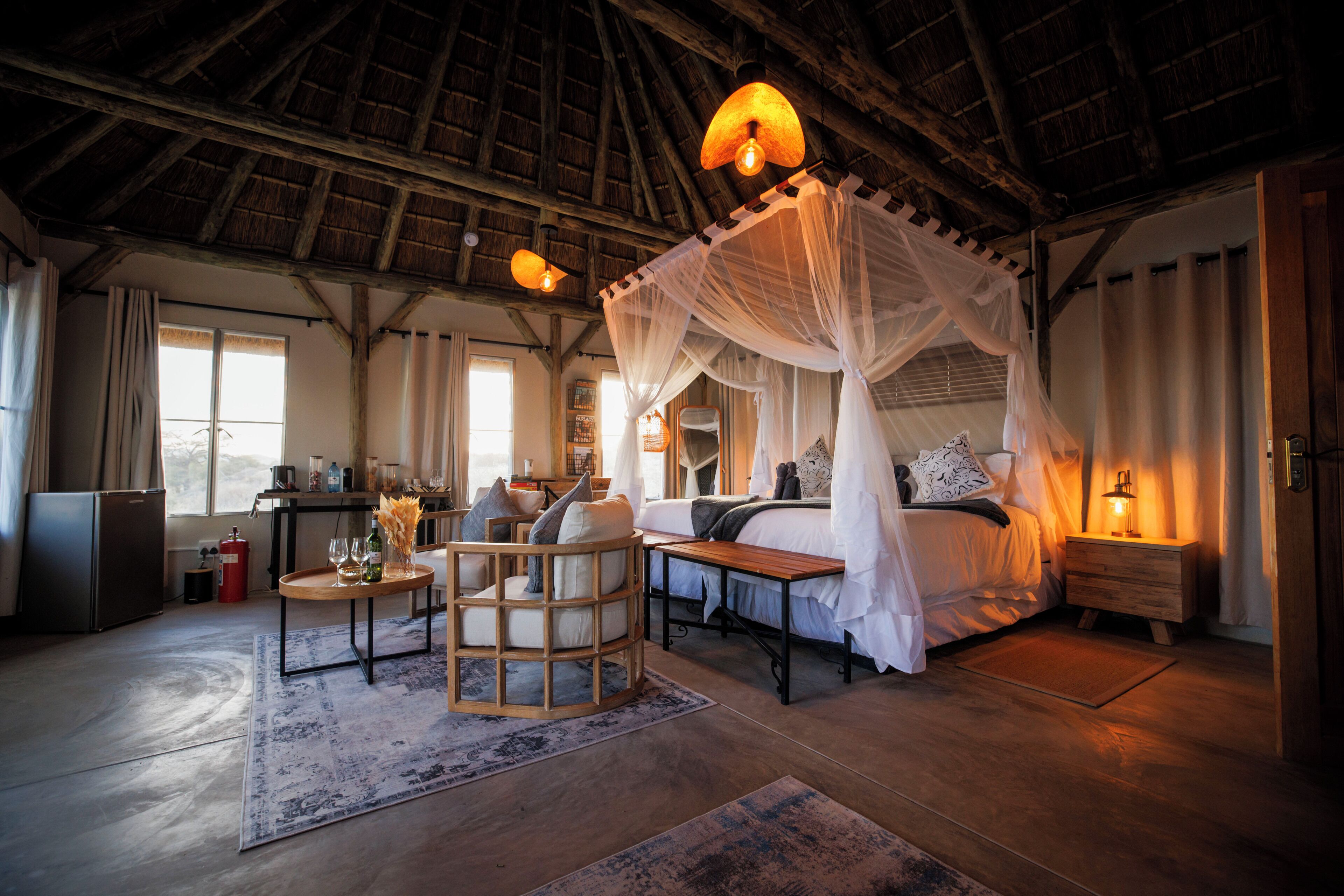 Luxe suite | Een bureau, gratis wifi, beddengoed