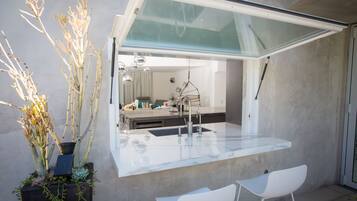 Poolside bar