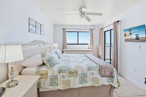 2 bedrooms, iron/ironing board, free WiFi, bed sheets - MARCH 14-28 AVAILABLE FT. MYERS BEACH SUNSATIONAL  2BDM 2 BTH  CONDO POOL & WIFI (Fort Myers Beach)