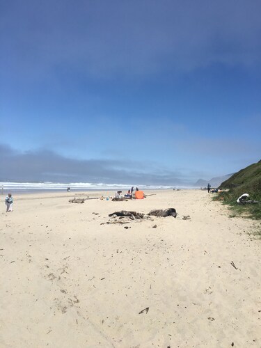 3 Bedroom Haven By The Sea w/ beautiful ocean views & 2 Masters Sleeps 10