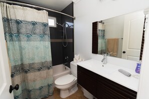 Hårføner og håndklær