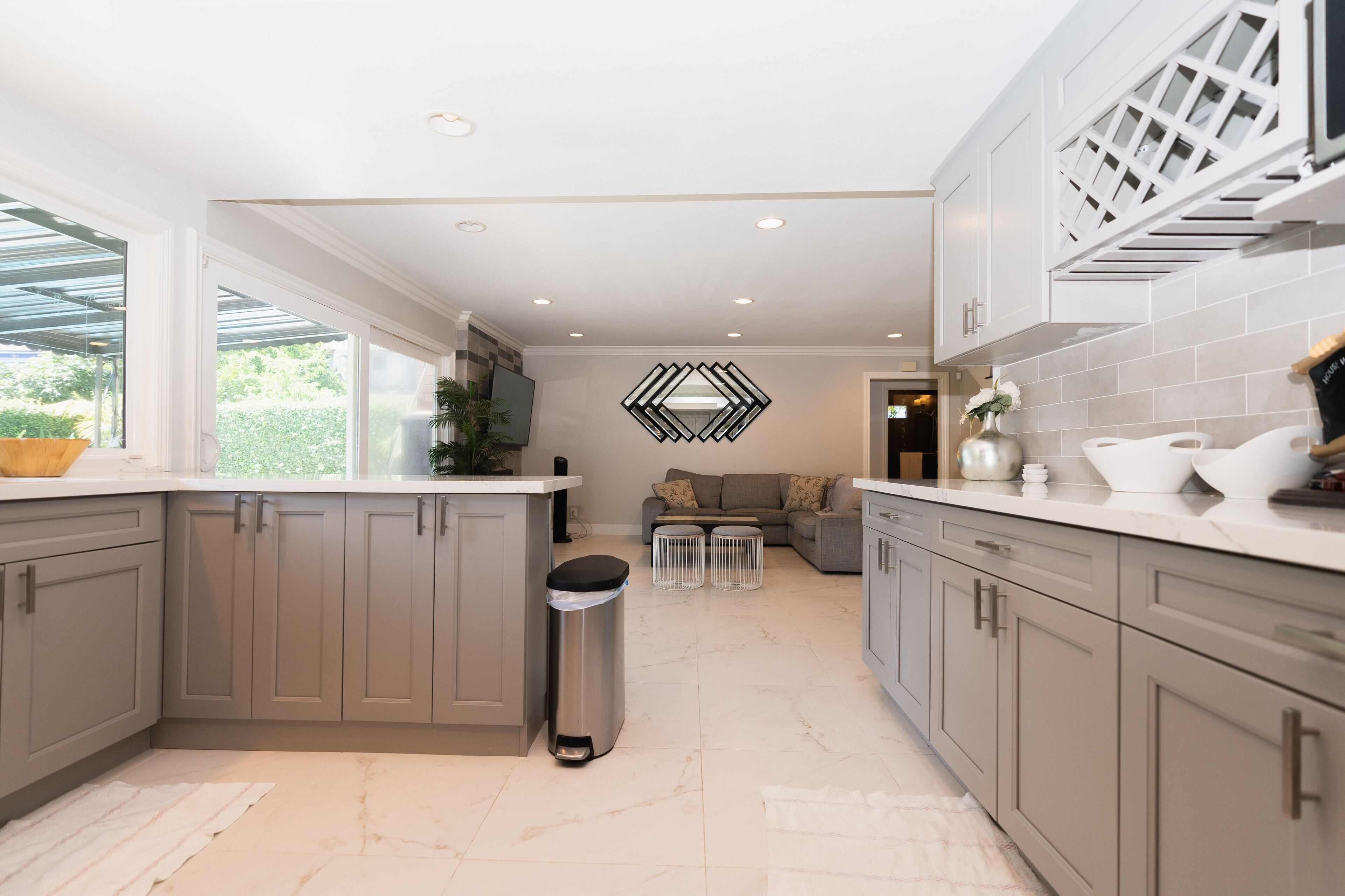 冰箱、微波炉、烤箱、炉灶