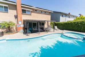 Et oppvarmet basseng