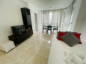 2 soverom, strykejern/-brett, wi-fi (inkludert) og sengetøy