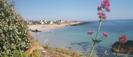 På stranden og solsenger