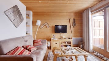 Een smart-tv, een dvd-speler, boeken en een muziekbibliotheek