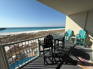 Outdoor dining - BEST RATES-297 VRBO REVIEWS! DAILY FREE BEACH CHAIR SERVICE- BOOK SUMMER NOW ! (Navarre)