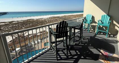 GRATIS ! ! SERVICIO DE SILLA DE PLAYA DIARIA Y ELECCIÓN DE IMPERMEABLES - DETALLES A CONTINUACIÓN! !