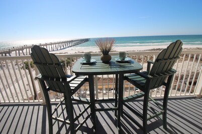 BEST RATES-293 VRBO REVIEWS! FREE BEACH CHAIR SERVICE- THREE MARCH NIGHTS LEFT !