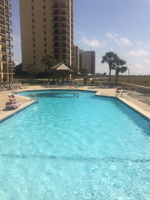 Piscine couverte, piscine extérieure