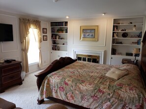 10 bedrooms, iron/ironing board, travel crib, free WiFi