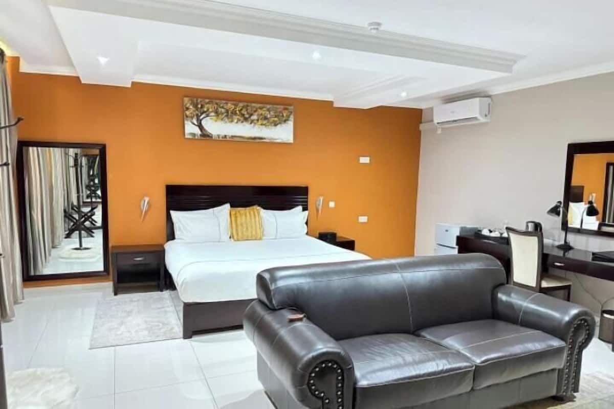 Executive Room | Egyptian cotton sheets, premium bedding, down comforters