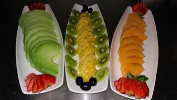 Tägliches englisches Frühstück (150 BWP pro Person)