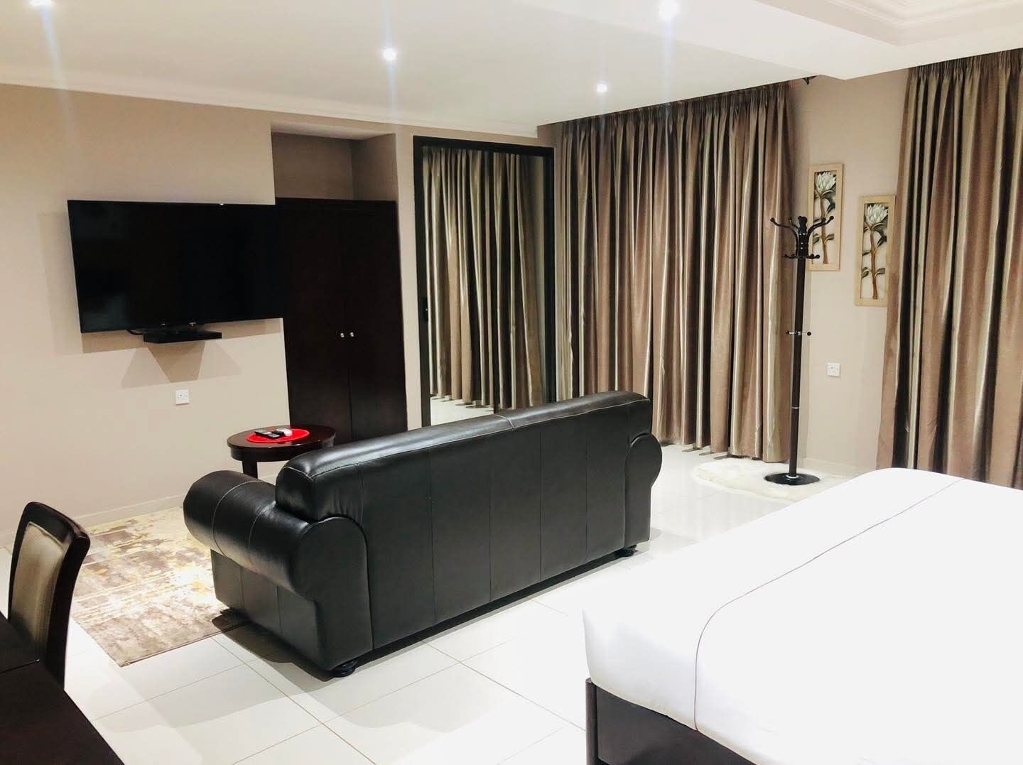 Executive Room | Egyptian cotton sheets, premium bedding, down comforters