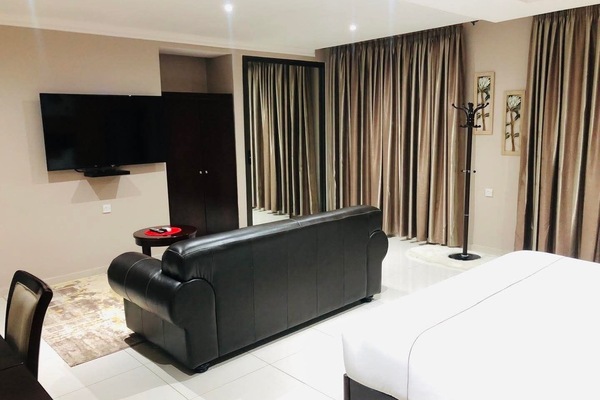 Executive Room | Egyptian cotton sheets, premium bedding, down comforters