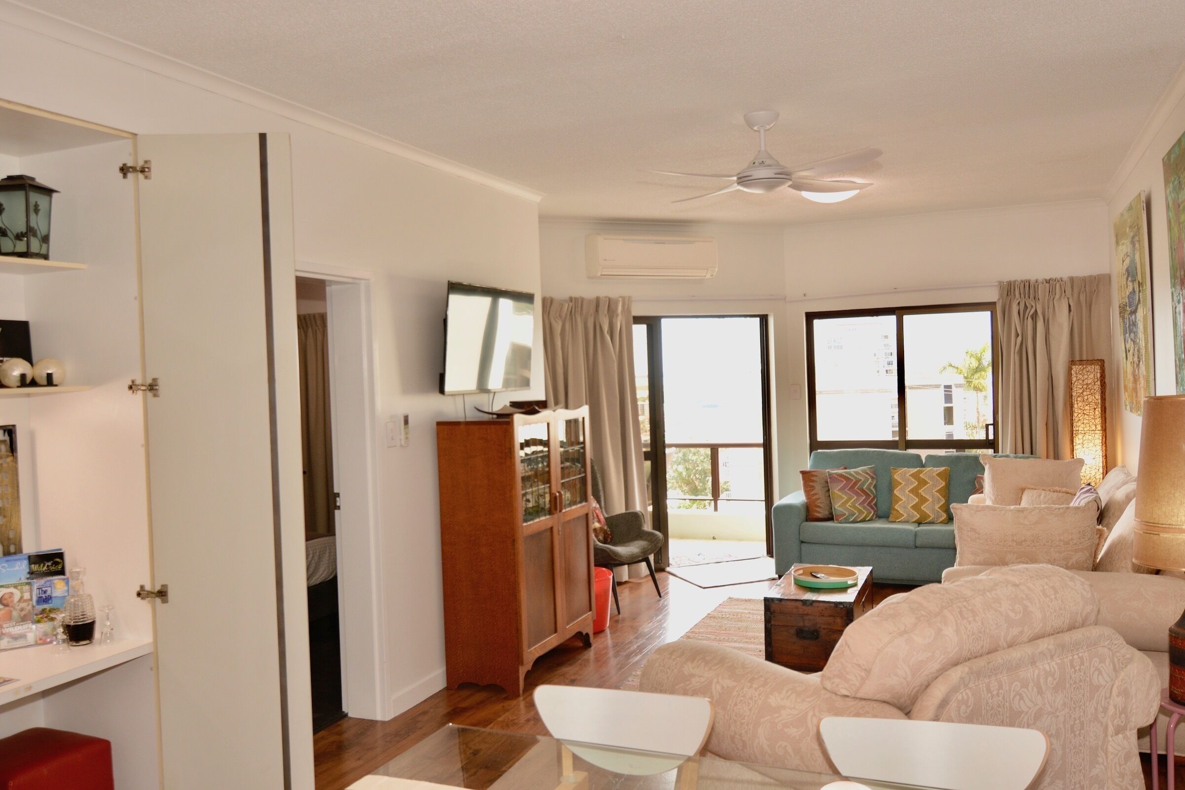 executive apartment, 2 bedrooms, pool access, partial sea view | living area | flat-screen tv, netflix, toys, books