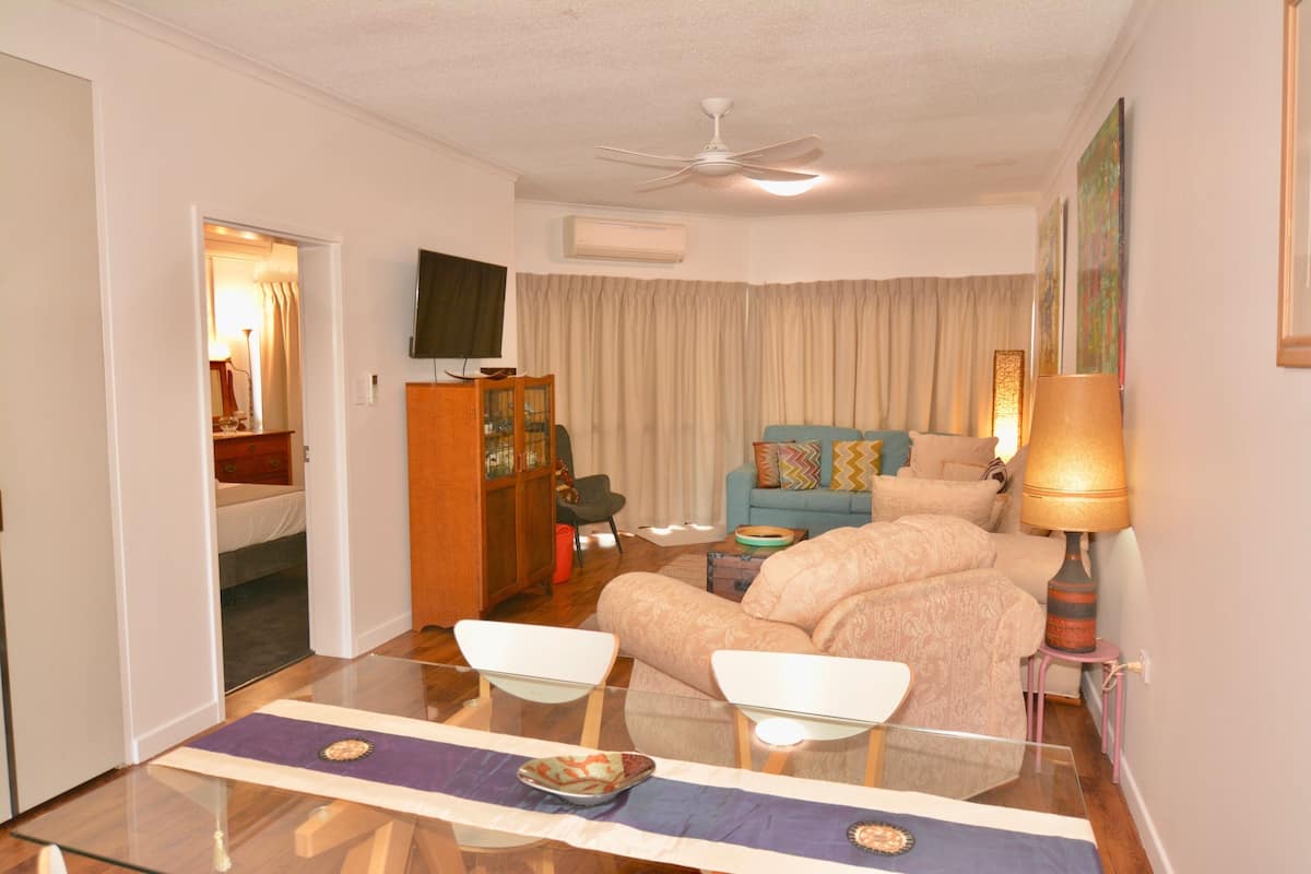 executive apartment, 2 bedrooms, pool access, partial sea view | egyptian cotton sheets, premium bedding, down duvets