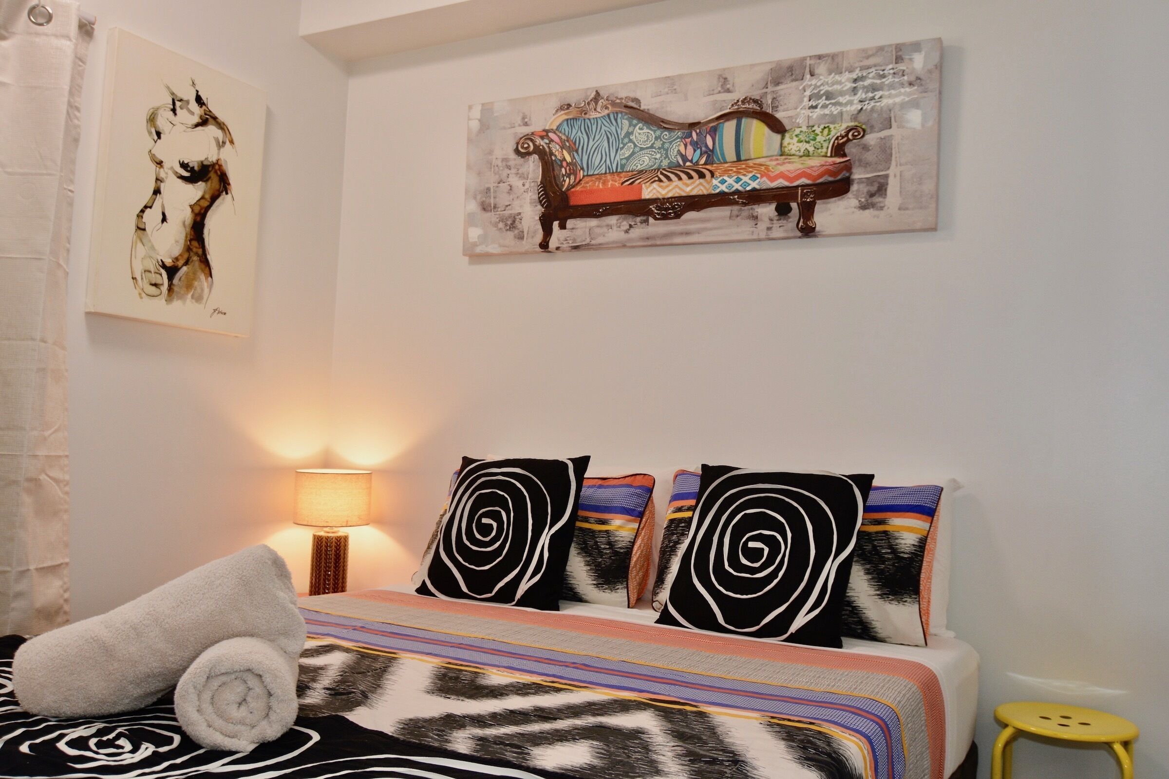 executive apartment, 2 bedrooms, pool access, partial sea view | living area | flat-screen tv, netflix, toys, books