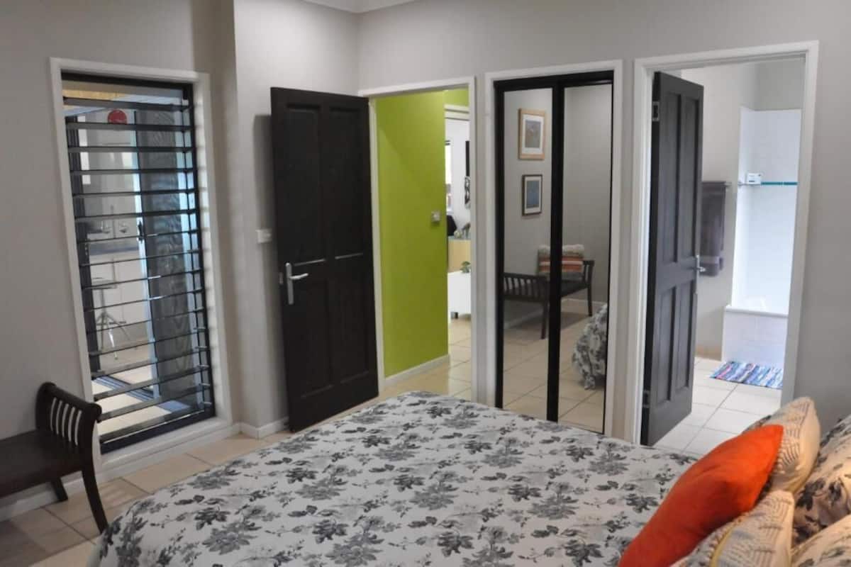 stunning island home,private,pool,adults only,pets | egyptian cotton sheets, premium bedding, down duvets