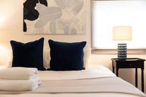 6 chambres, fer et planche à repasser, Wi-Fi, draps fournis