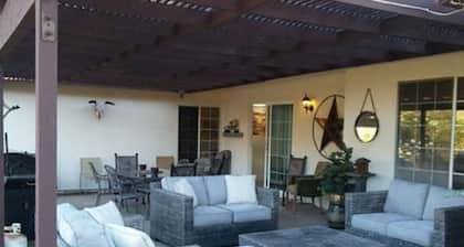 Meidän Rocky Ranch Home