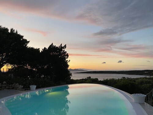 Exklusive Villa in der Nähe des Meeres in Porto Cervo, Sardinien