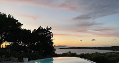 Exklusive Villa in der Nähe des Meeres in Porto Cervo, Sardinien