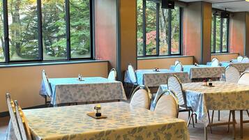 Free daily full breakfast