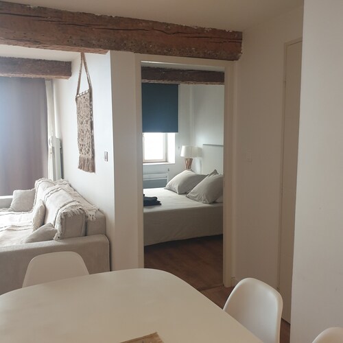 CITE de  CARCASSONNE  Gîte Les 3 Tours , 99  rue Trivalle