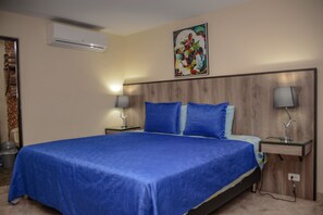 1 chambre, fer et planche à repasser, accès au Wi-Fi (inclus)
