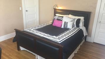 5 bedrooms, iron/ironing board, free WiFi, bed sheets