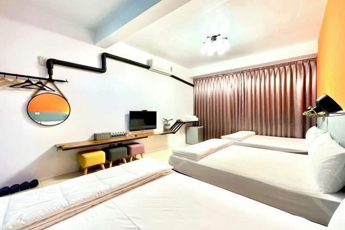 1 kamar tidur dan didekorasi berbeda-beda