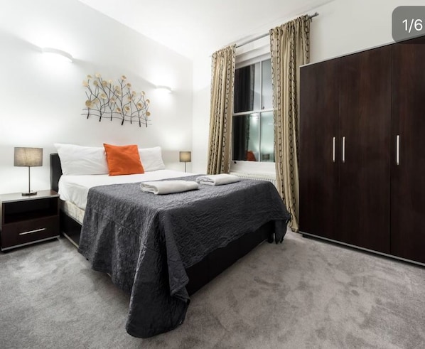 Appartement Ville, 2 chambres | 1 chambre, fer et planche à repasser, Wi-Fi gratuit, draps fournis