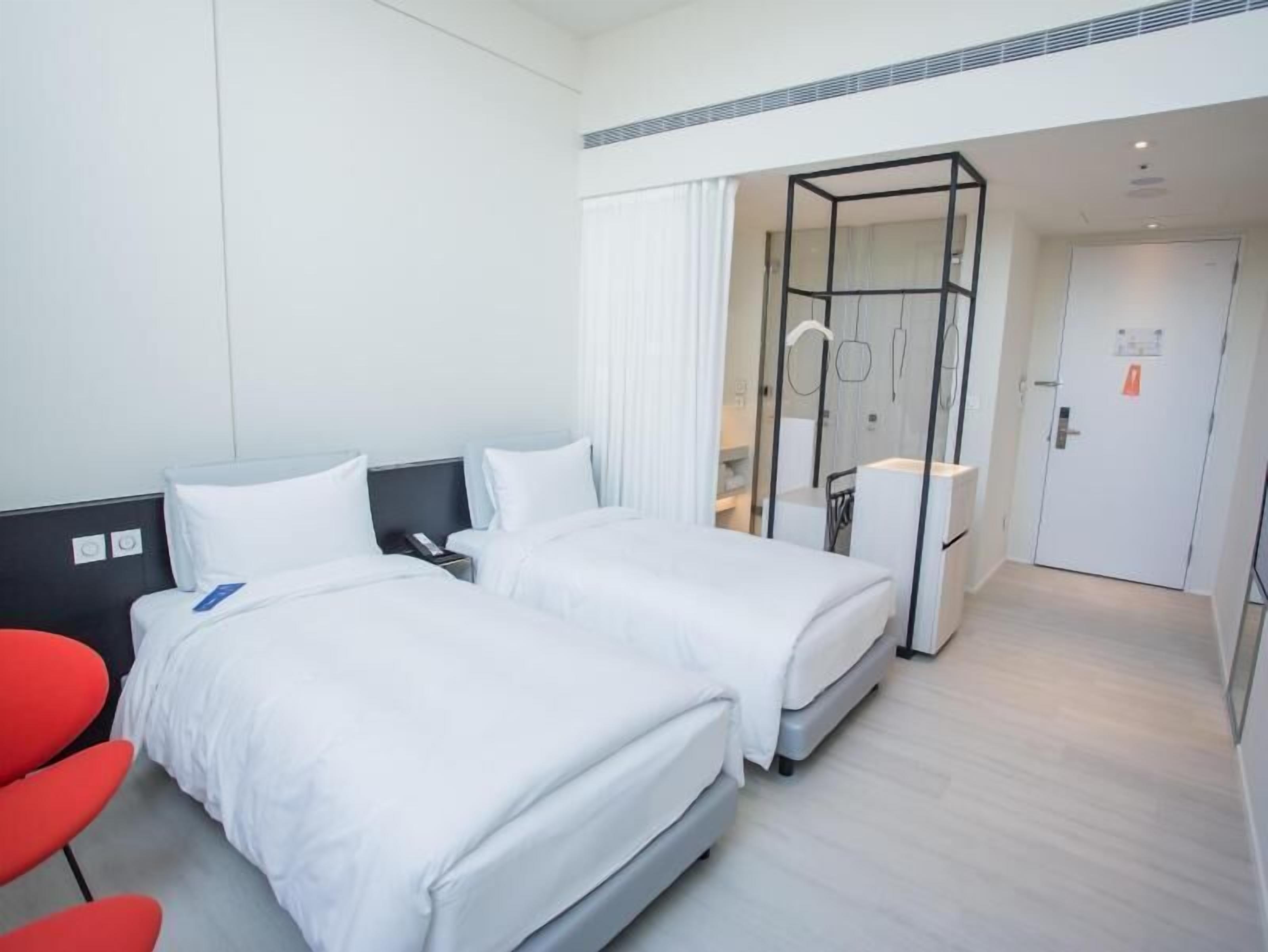 1 bedroom, in-room safe, desk, blackout drapes