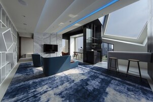 Luxury Double Room | 1 bedroom, in-room safe, desk, blackout drapes