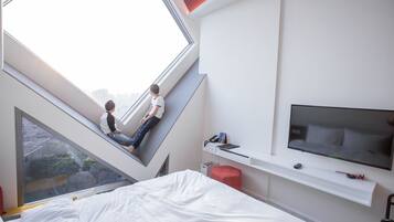 Superior Room | 1 bedroom, in-room safe, desk, blackout curtains