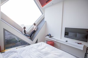 Superior Room | 1 bedroom, in-room safe, desk, blackout drapes